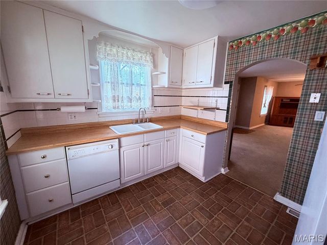 2115 Lynch Avenue, Granite City, IL 62040