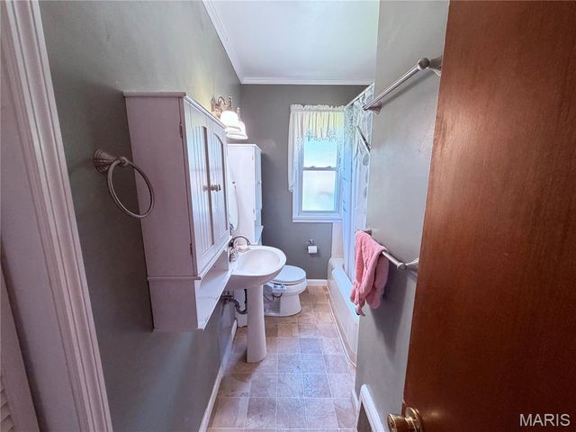 2115 Lynch Avenue, Granite City, IL 62040