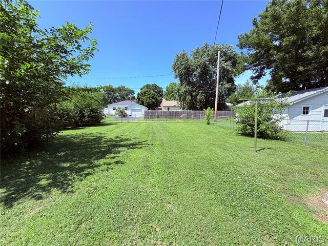 2115 Lynch Avenue, Granite City, IL 62040