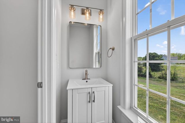 16546 LANCE TRAIL CT, Hamilton, VA 20158