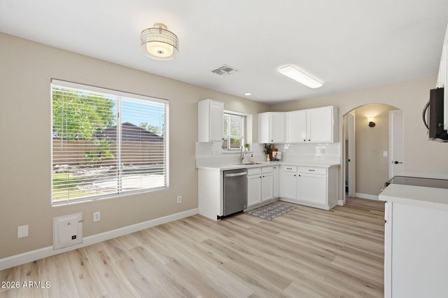 1789 E CARLA VISTA Drive, Gilbert, AZ 85295