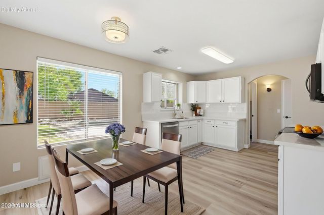 1789 E CARLA VISTA Drive, Gilbert, AZ 85295