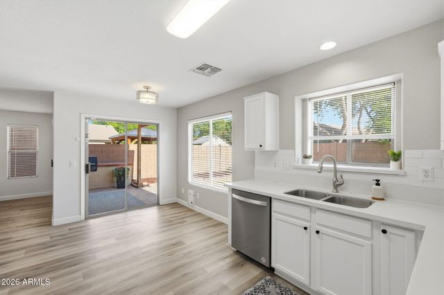 1789 E CARLA VISTA Drive, Gilbert, AZ 85295