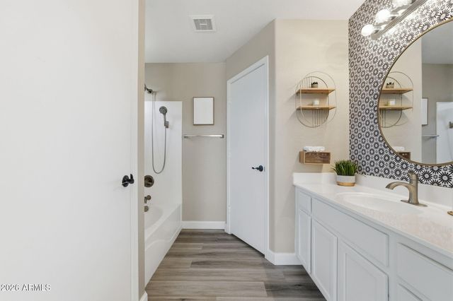1789 E CARLA VISTA Drive, Gilbert, AZ 85295