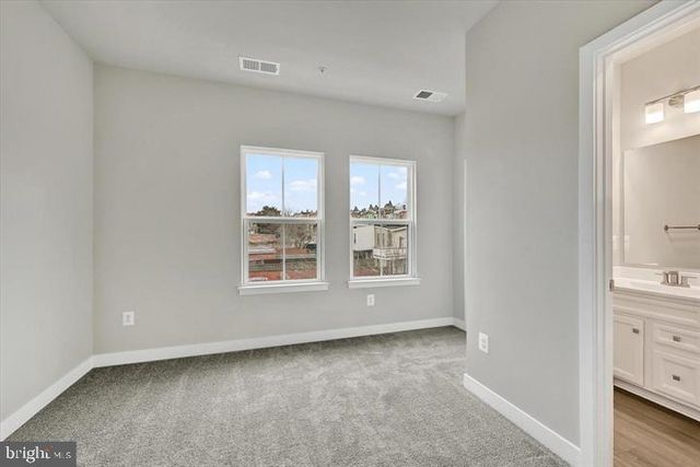 815 LENNOX ST, Baltimore, MD 21217