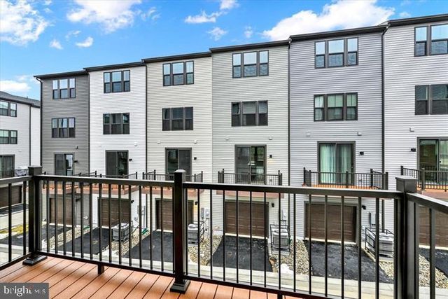 815 LENNOX ST, Baltimore, MD 21217