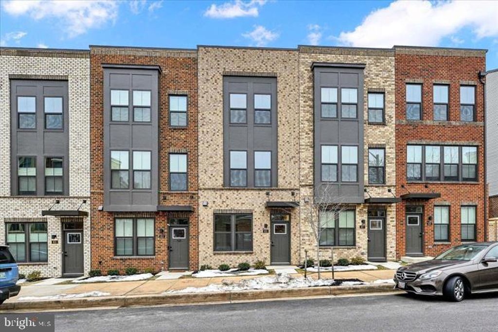 815 LENNOX ST, Baltimore, MD 21217