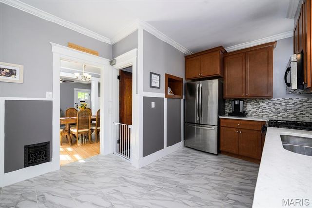 6811 Marquette Avenue, St Louis, MO 63139