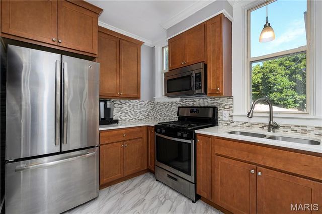 6811 Marquette Avenue, St Louis, MO 63139