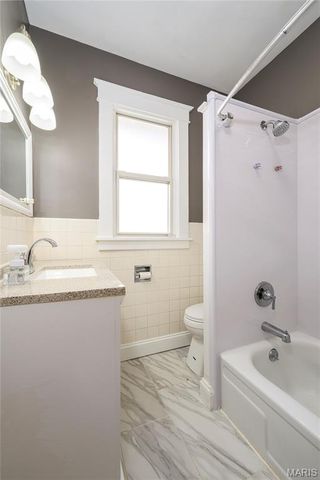 6811 Marquette Avenue, St Louis, MO 63139