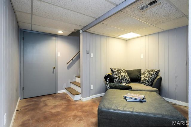 6811 Marquette Avenue, St Louis, MO 63139