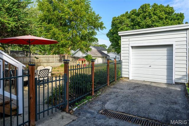 6811 Marquette Avenue, St Louis, MO 63139