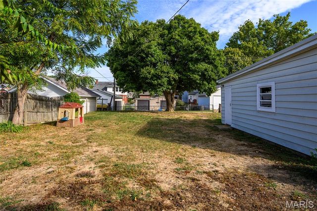 6811 Marquette Avenue, St Louis, MO 63139