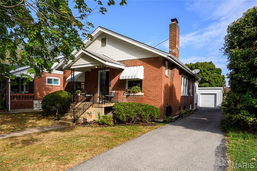 6811 Marquette Avenue, St Louis, MO 63139