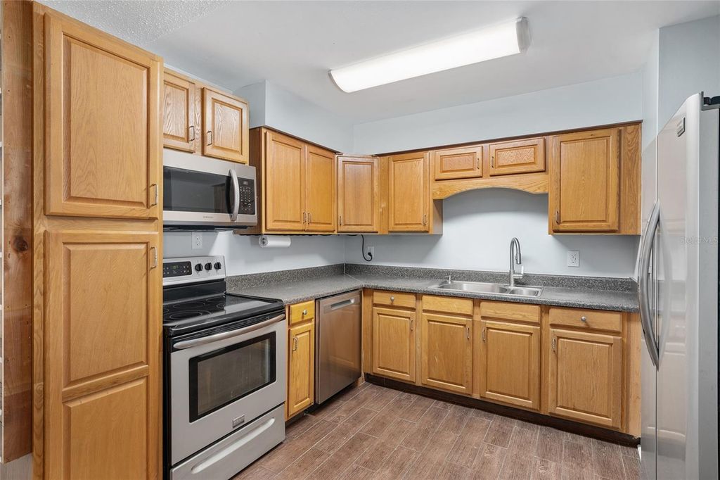 Image 17 of property listing at 3216 NE 22ND COURT, Ocala, FL 34479