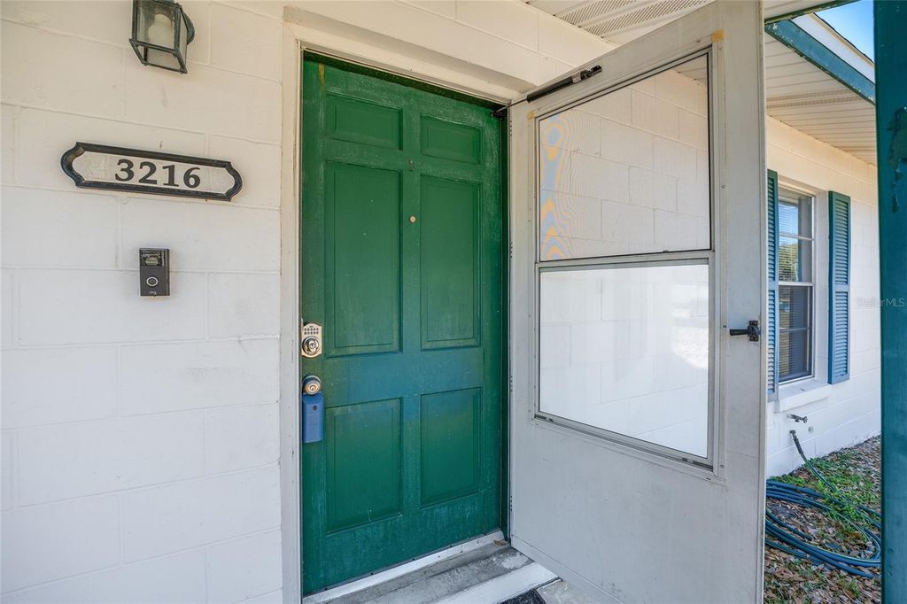 Image 4 of property listing at 3216 NE 22ND COURT, Ocala, FL 34479