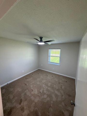 3090 SPRING HILL DR, Memphis, TN 38127