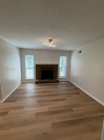 3090 SPRING HILL DR, Memphis, TN 38127
