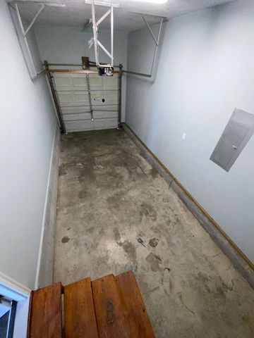 1320 Stroud Dr, Lebanon, TN 37087