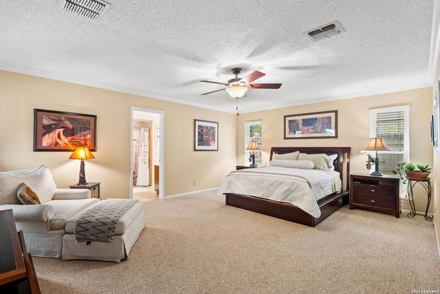 318 WHISPER WOOD LN, San Antonio, TX 78216