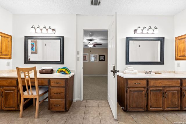 318 WHISPER WOOD LN, San Antonio, TX 78216