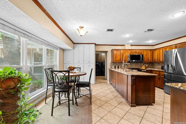 318 WHISPER WOOD LN, San Antonio, TX 78216