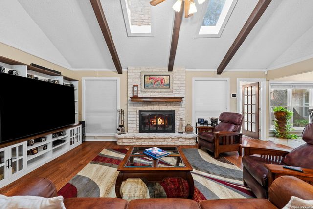 318 WHISPER WOOD LN, San Antonio, TX 78216