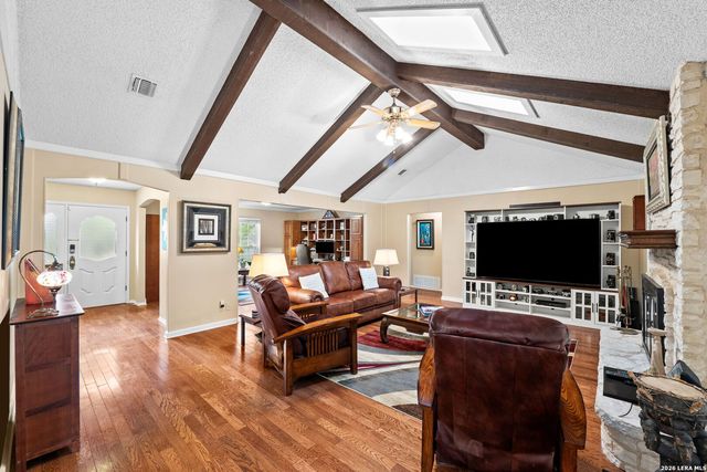 318 WHISPER WOOD LN, San Antonio, TX 78216