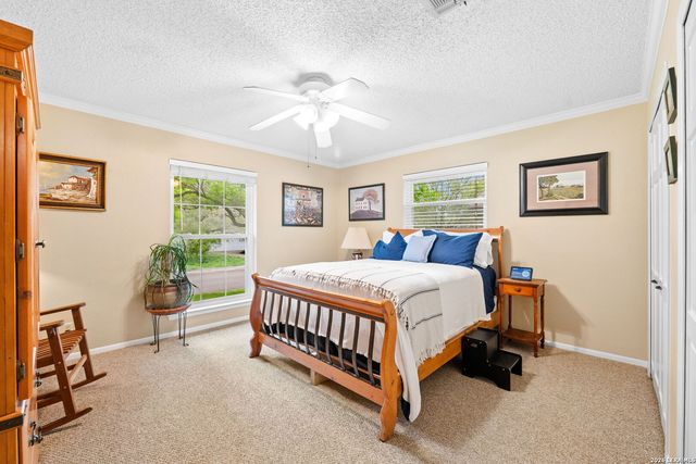 318 WHISPER WOOD LN, San Antonio, TX 78216