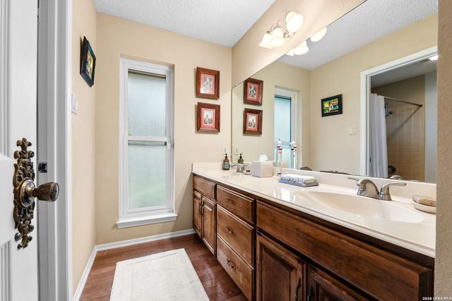 318 WHISPER WOOD LN, San Antonio, TX 78216