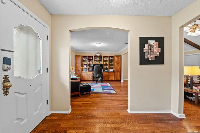 318 WHISPER WOOD LN, San Antonio, TX 78216