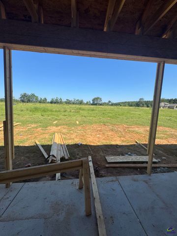 221 Farmland Circle, Perry, GA 31069