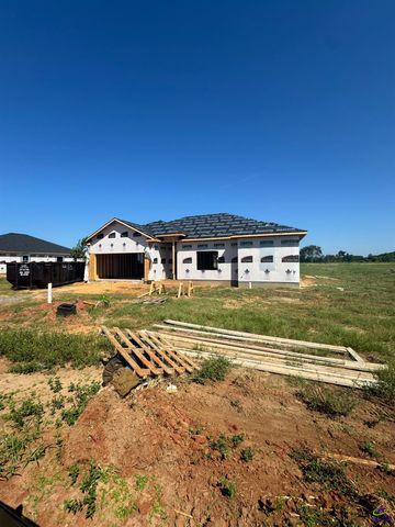 221 Farmland Circle, Perry, GA 31069