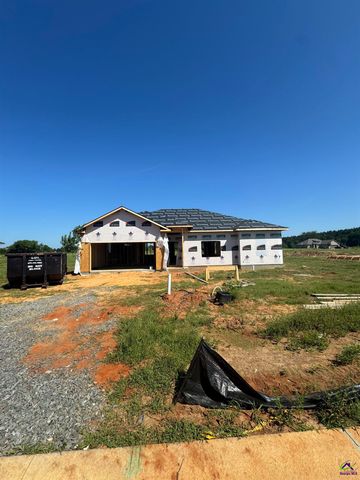 221 Farmland Circle, Perry, GA 31069