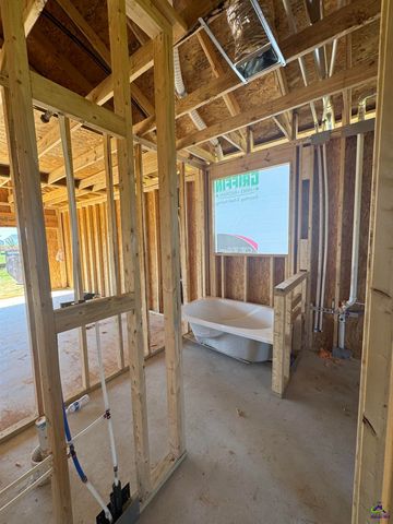 221 Farmland Circle, Perry, GA 31069