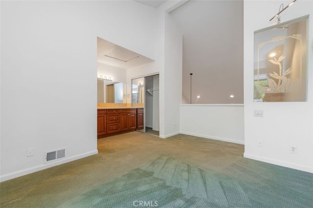 318 S Prospectors 44, Diamond Bar, CA 91765