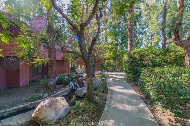 318 S Prospectors 44, Diamond Bar, CA 91765