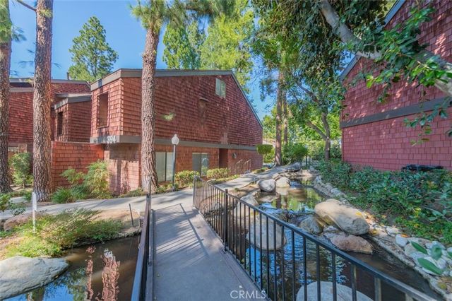 318 S Prospectors 44, Diamond Bar, CA 91765
