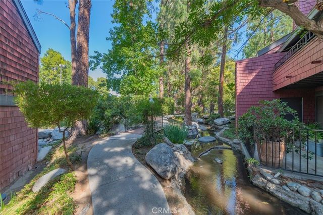 318 S Prospectors 44, Diamond Bar, CA 91765
