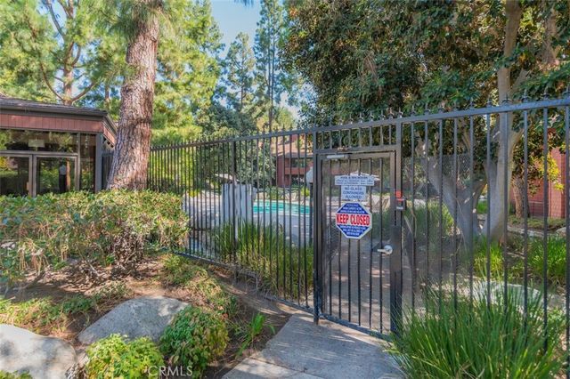 318 S Prospectors 44, Diamond Bar, CA 91765