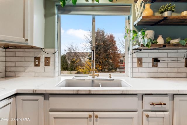 2141 W ROUSSEAU DR, Coeur D'alene, ID 83815