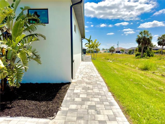 217 ROTONDA BOULEVARD S, Rotonda West, FL 33947