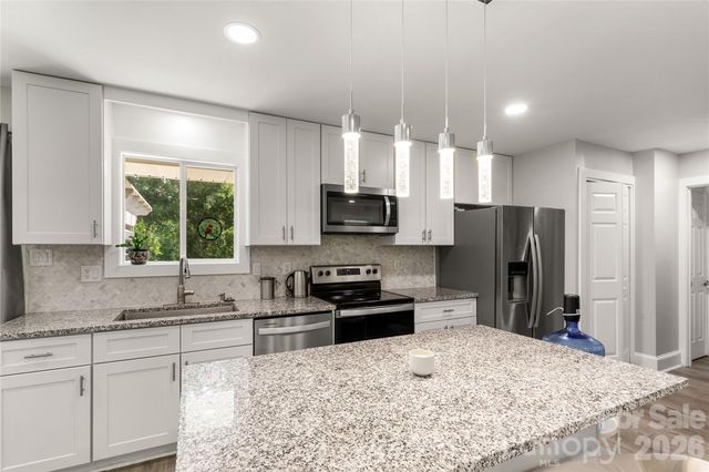 1405 Lakeview Drive, Pineville, NC 28134