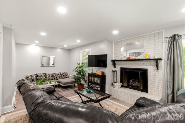 1405 Lakeview Drive, Pineville, NC 28134