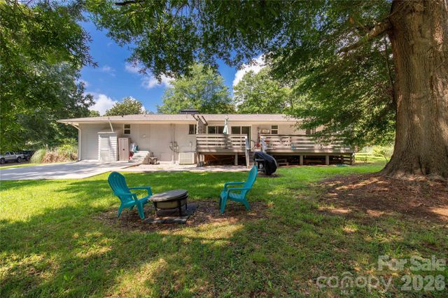 1405 Lakeview Drive, Pineville, NC 28134