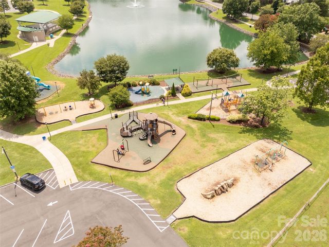 1405 Lakeview Drive, Pineville, NC 28134