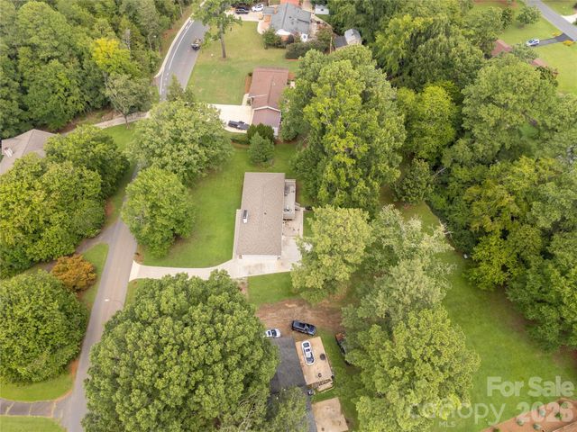 1405 Lakeview Drive, Pineville, NC 28134