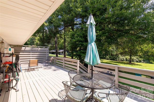 1405 Lakeview Drive, Pineville, NC 28134