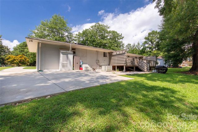 1405 Lakeview Drive, Pineville, NC 28134