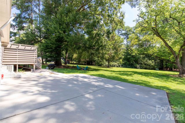 1405 Lakeview Drive, Pineville, NC 28134